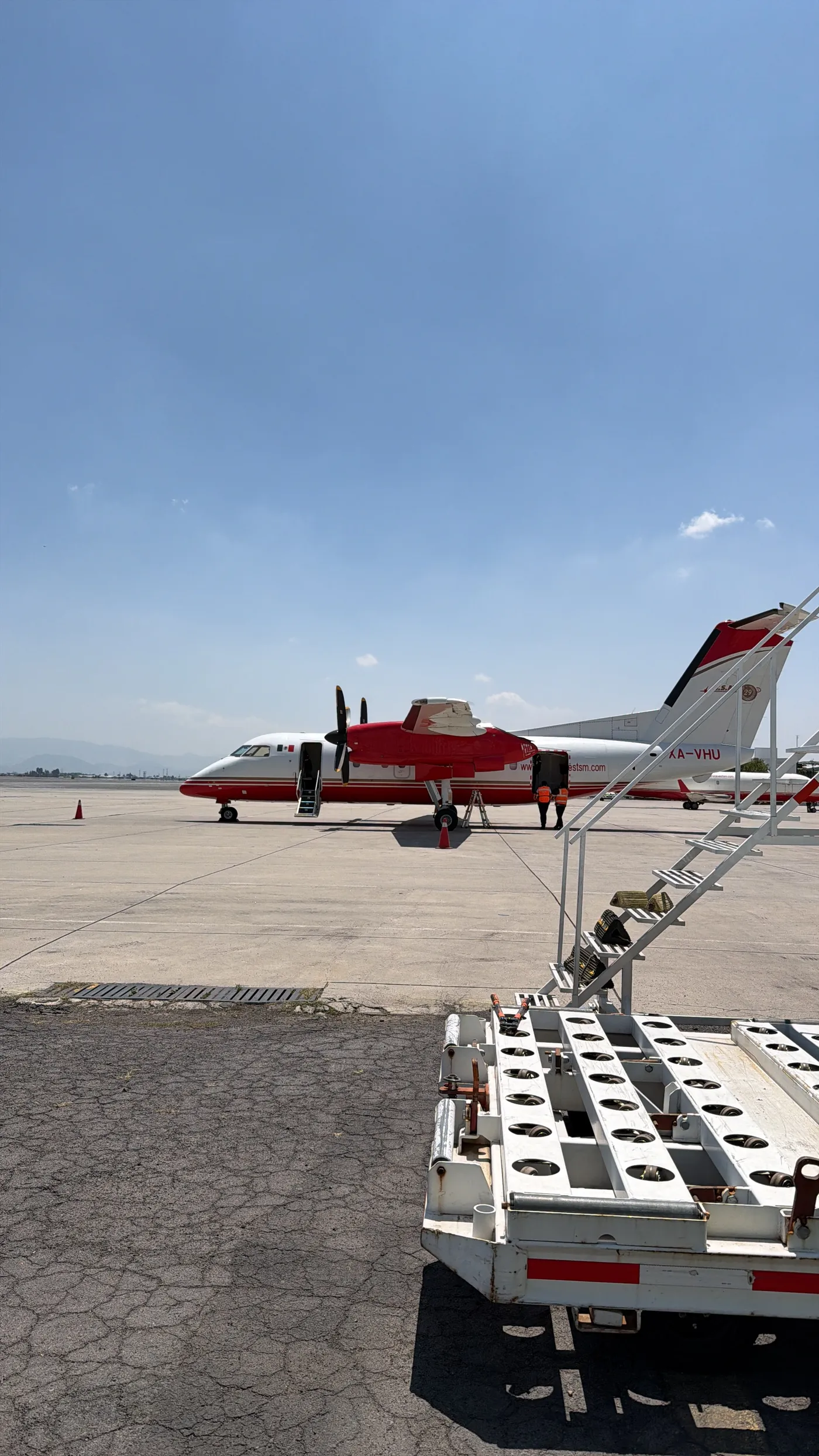 Operación de carga aérea en plataforma
