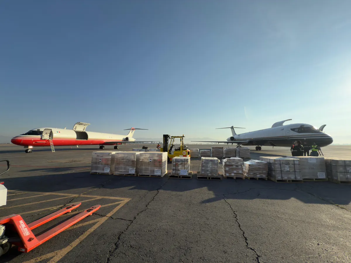 Operación en rampa con pallets de carga